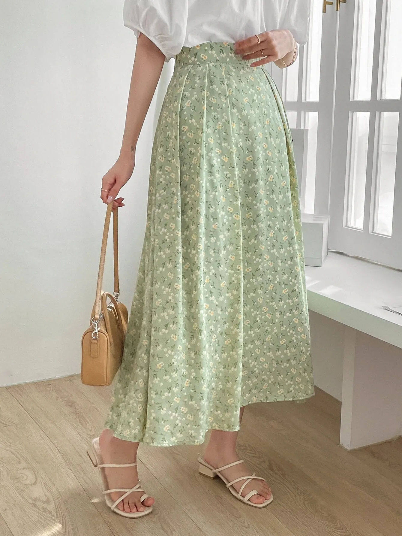 Ditsy Floral Fold Pleated Flared Skirt and top