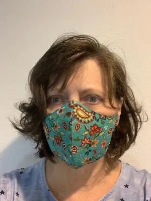 Face Mask with Center Seam