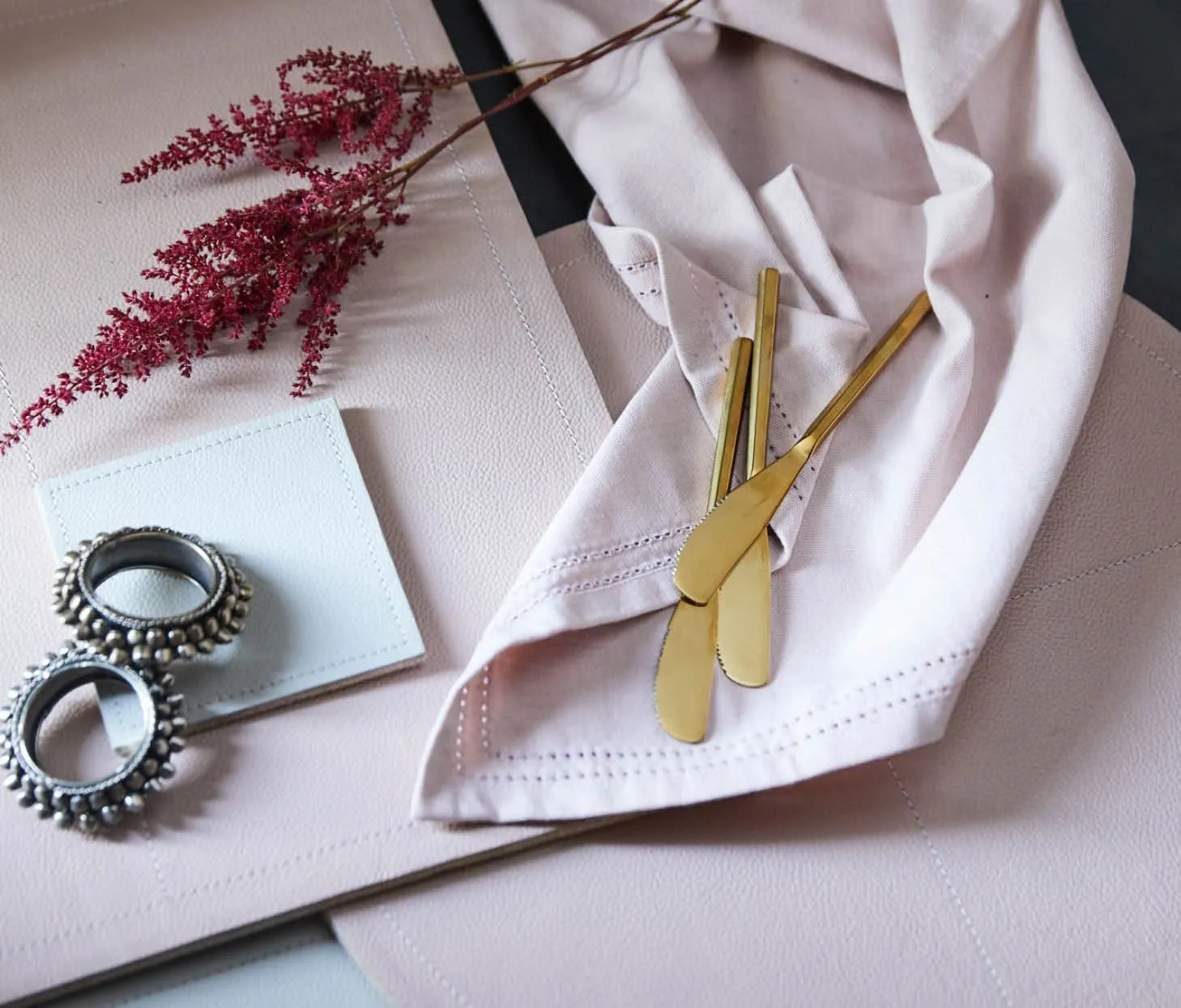 Gwen Polished Gold Spreaders