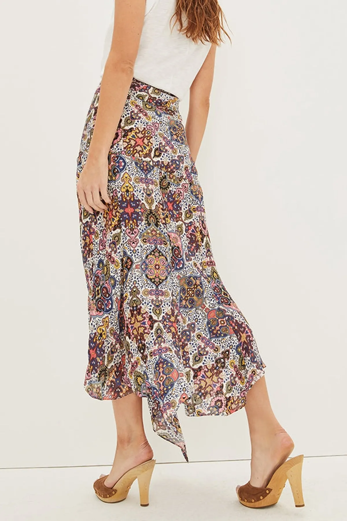 Mac Tapestry-Print Skirt in Multi