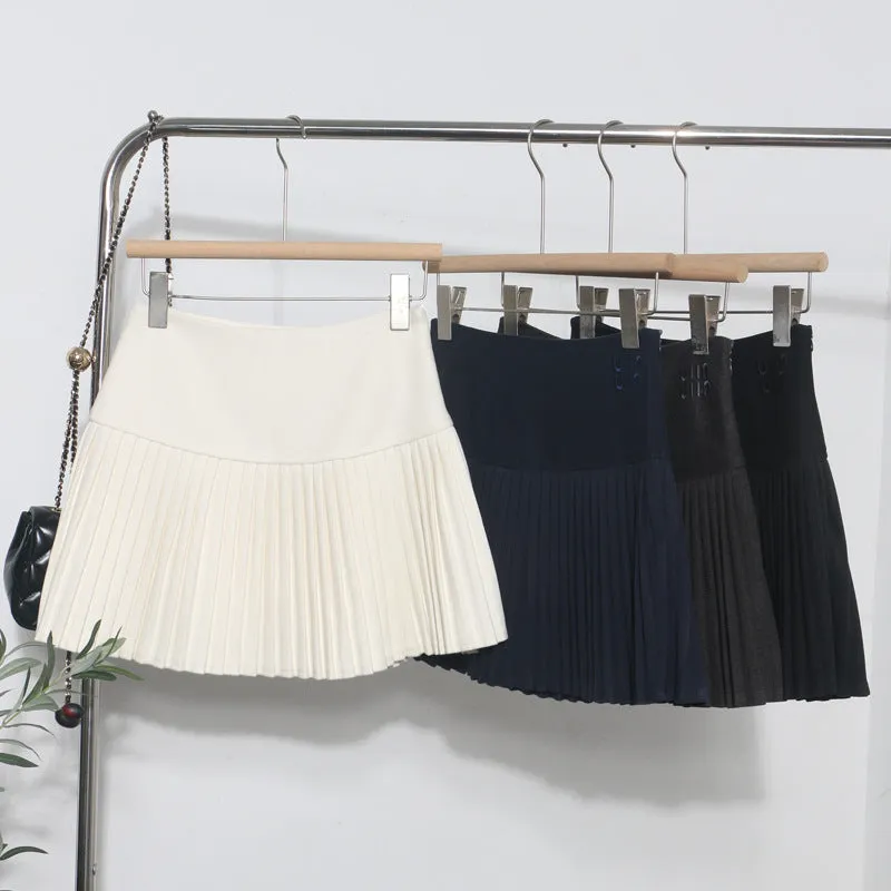 Pleated Embroidery Short Skirt