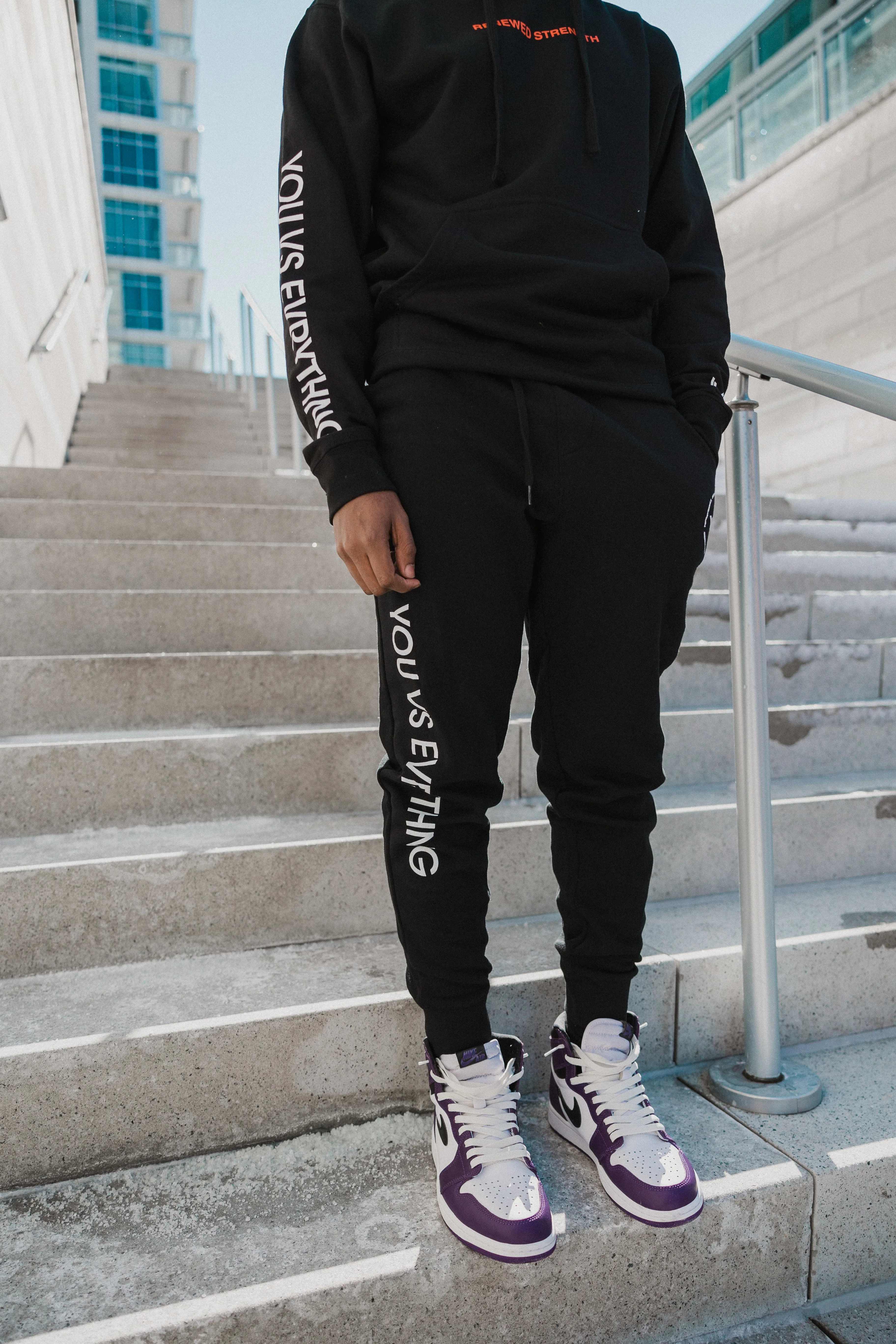 Renewed Strength Hoodie "Onyx-Glow"