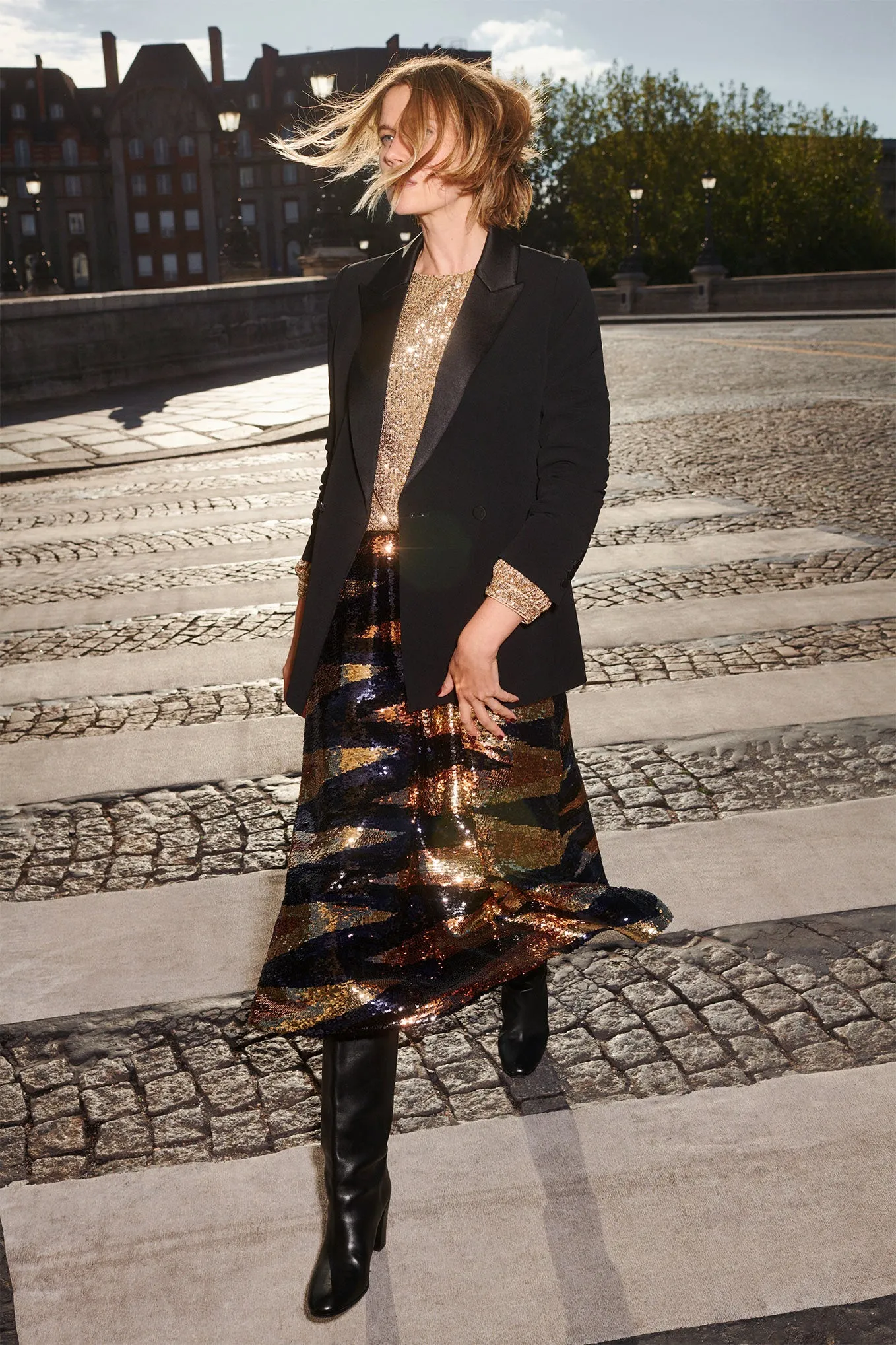 Sara Zig Zag Sequin Skirt - Gold Multi