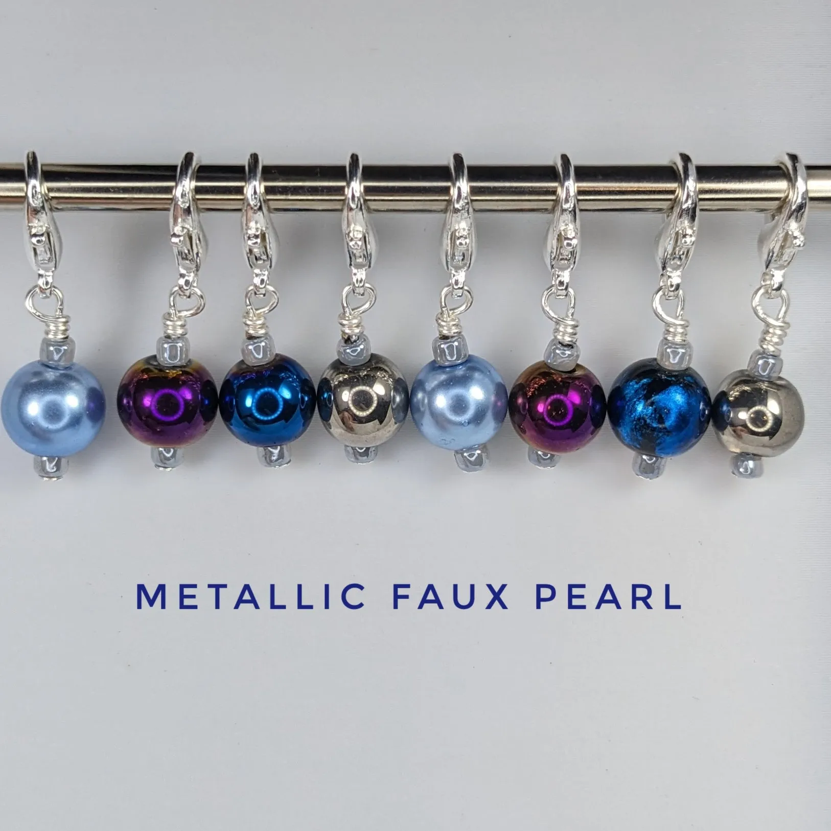 Simple Bead Stitch Markers: Lobster Claws