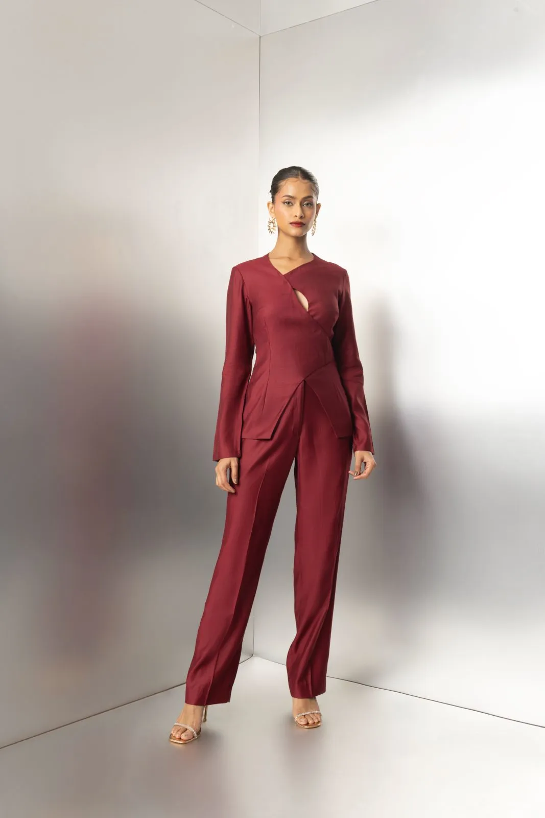 Sweet spark - burgundy full sleeves top with cutout