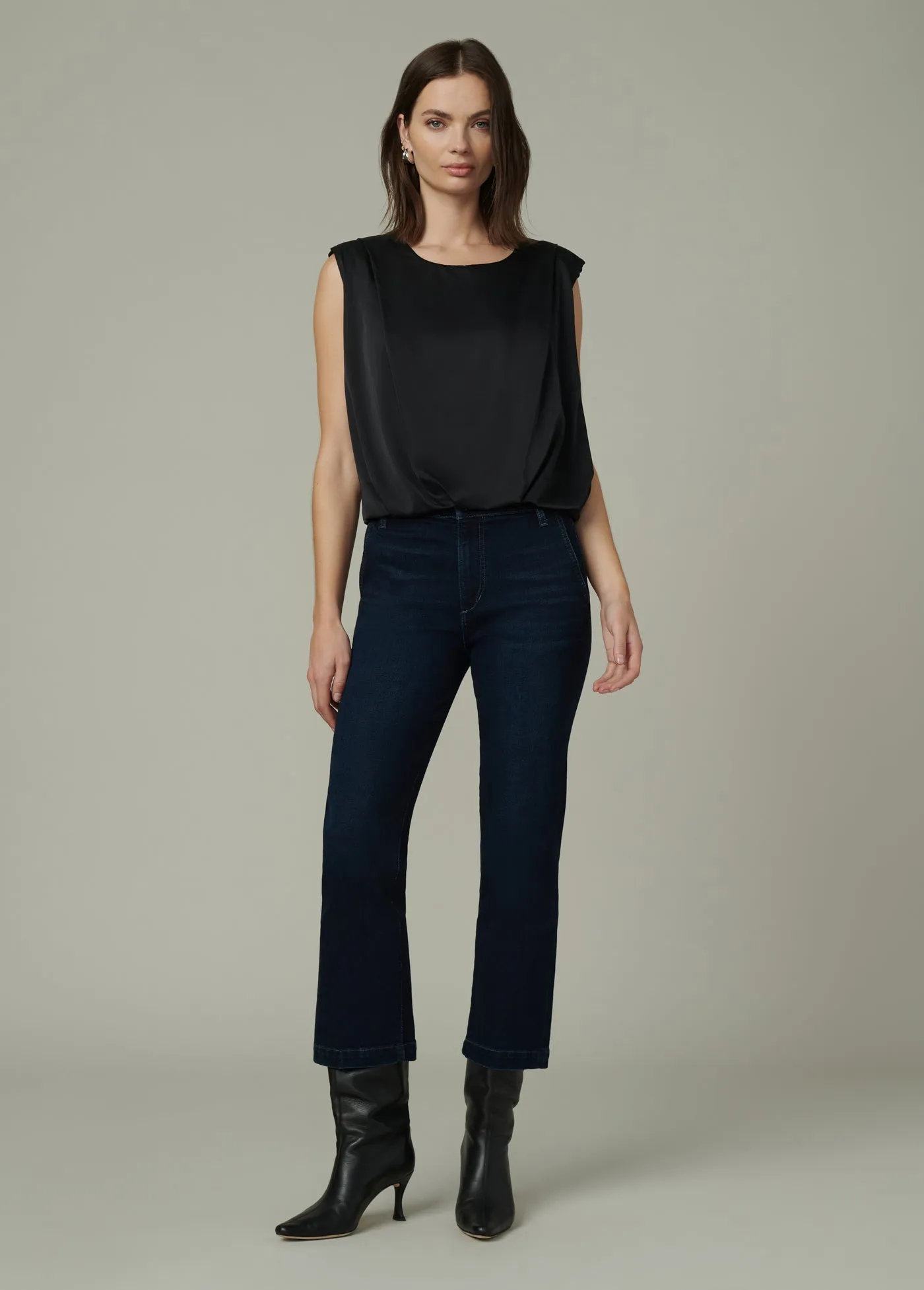 THE VICTORIA SLEEVELESS TOP