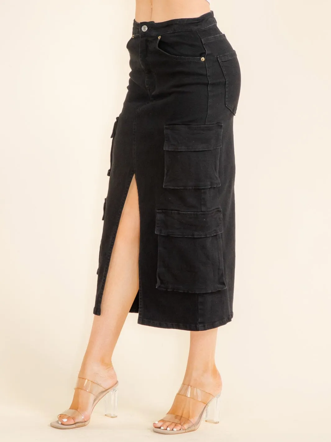 WOMEN'S BUTTON CLOSURE FRONT SLIT CARGO POCKETS DENIM MIDI SKIRT